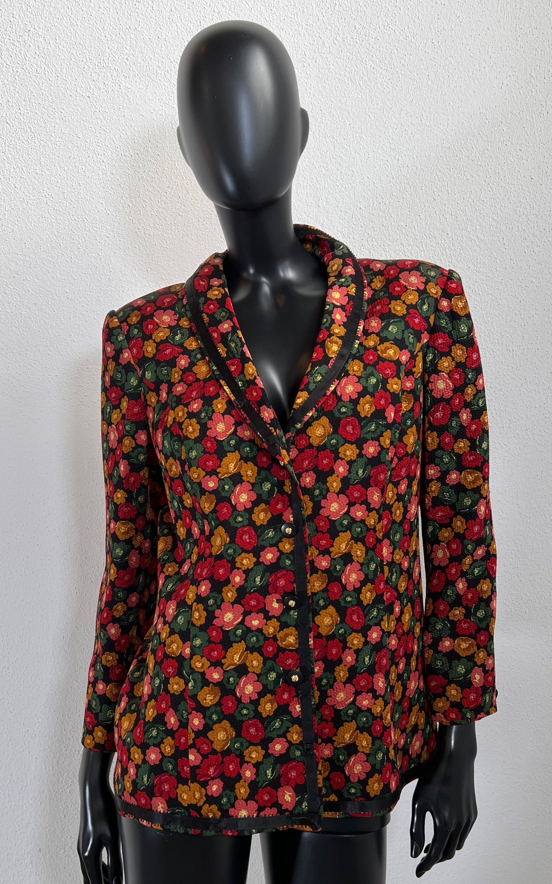 Blazer in seta con fiori vintage