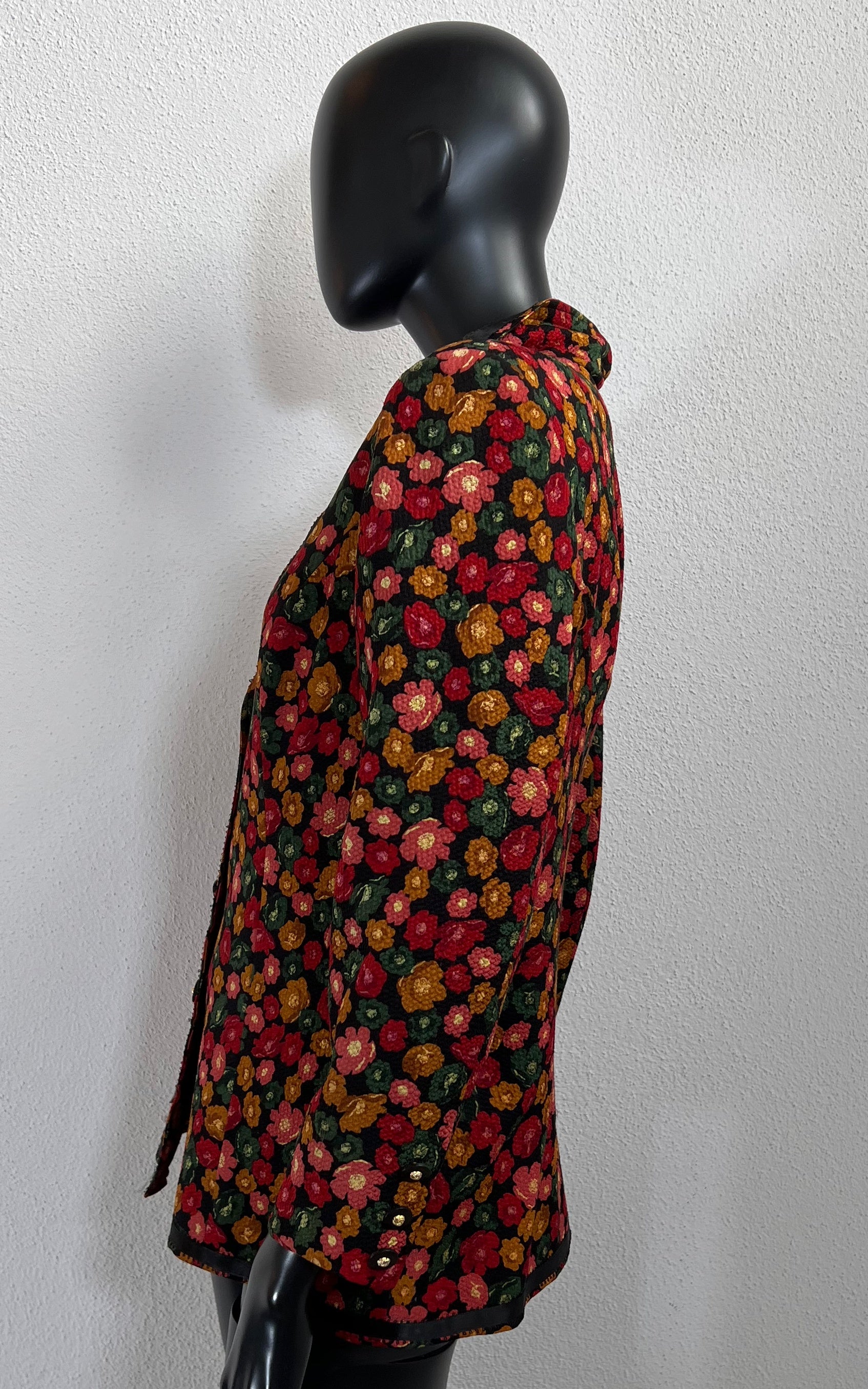 Blazer in seta con fiori vintage