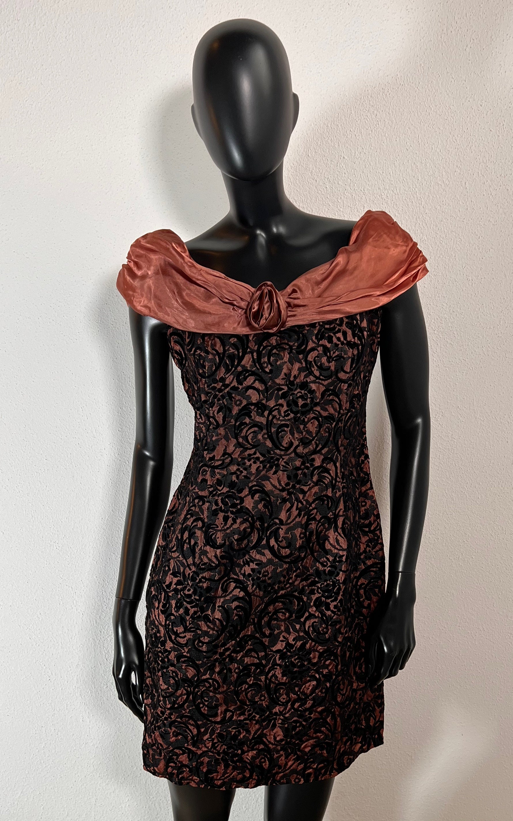 Abito vintage in pizzo Wallis