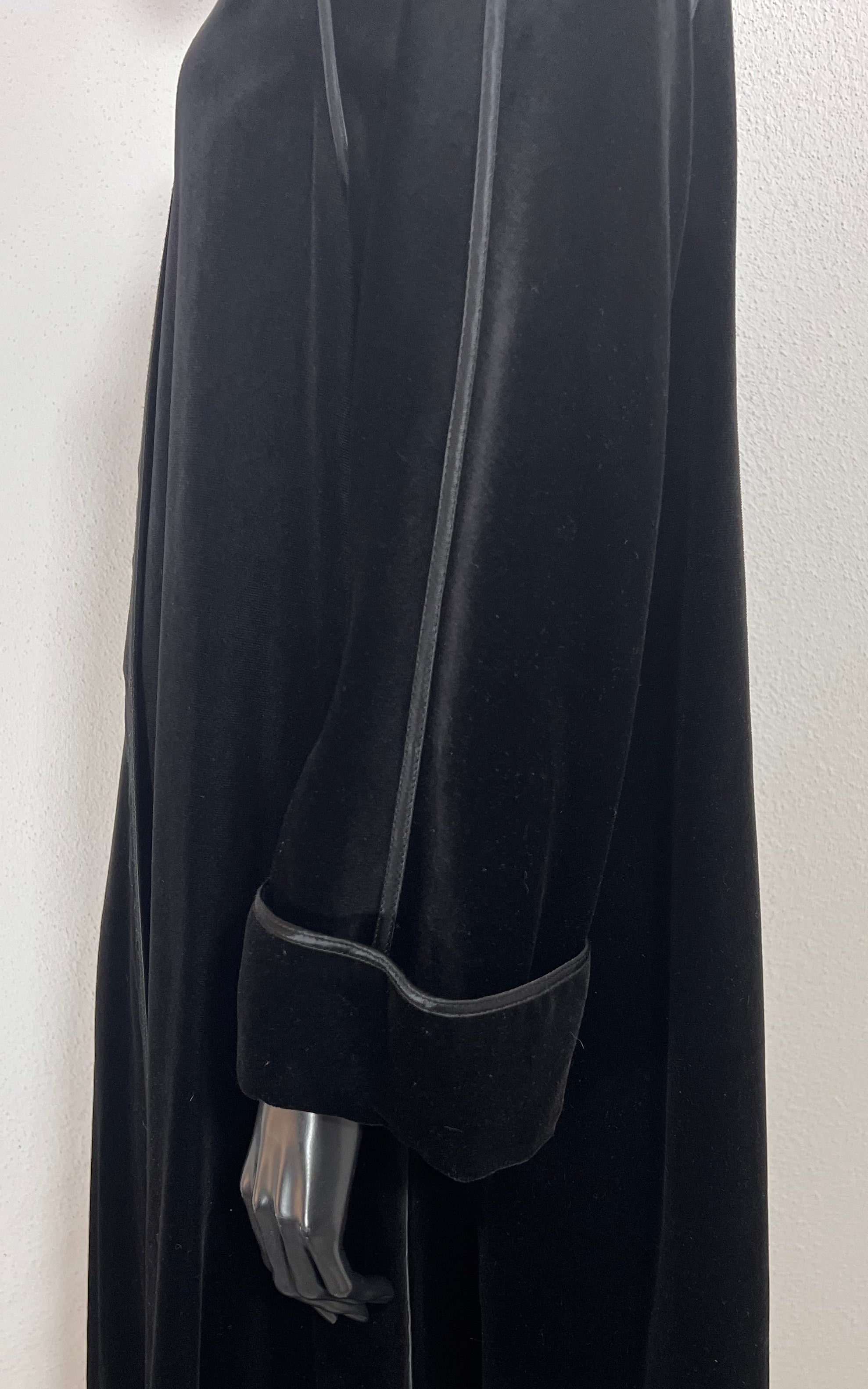 Cappotto vintage in velluto Louis Feraud anni '70