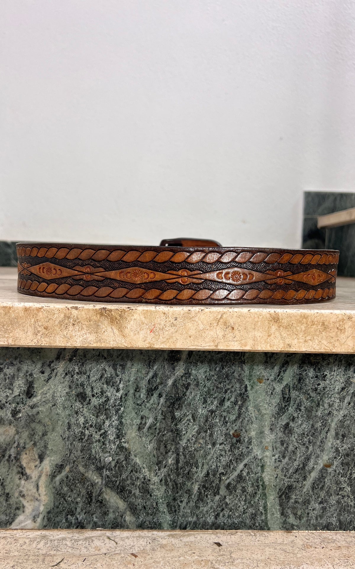 Vintage MENS 70s Tooled Leather Belt