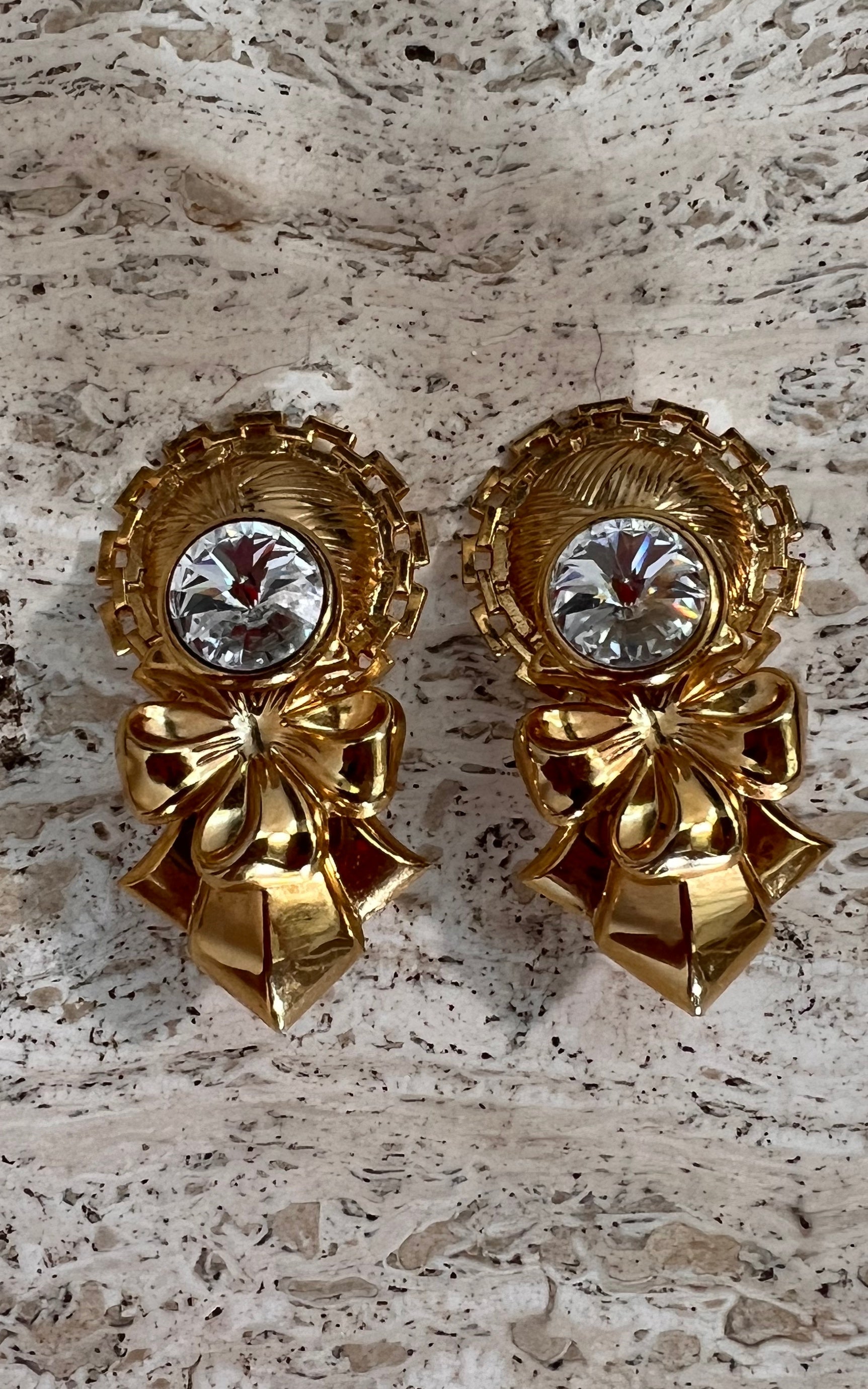 Orecchini a clip vintage anni '90 con cristalli trasparenti