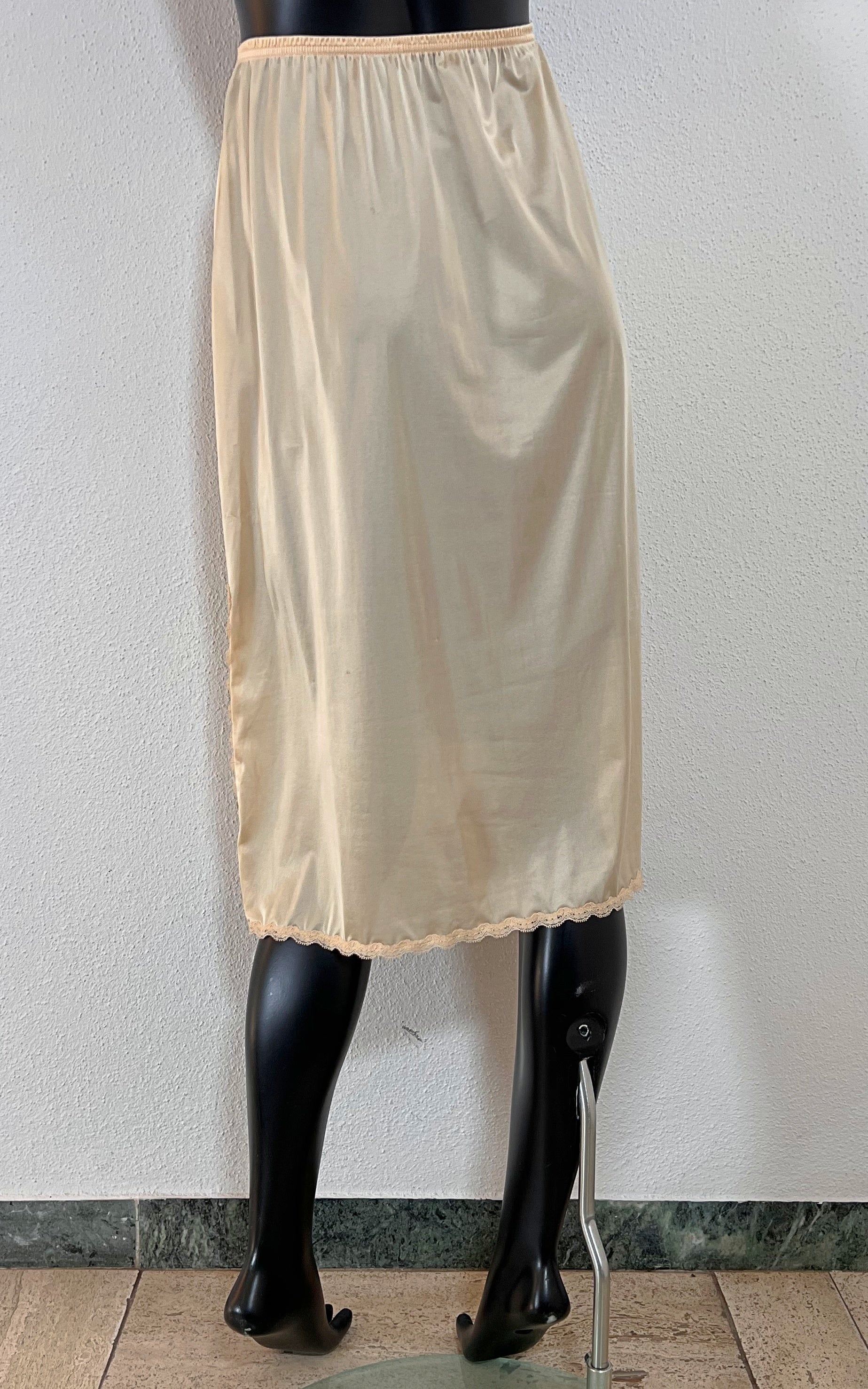 Gonna lingerie vintage in nylon