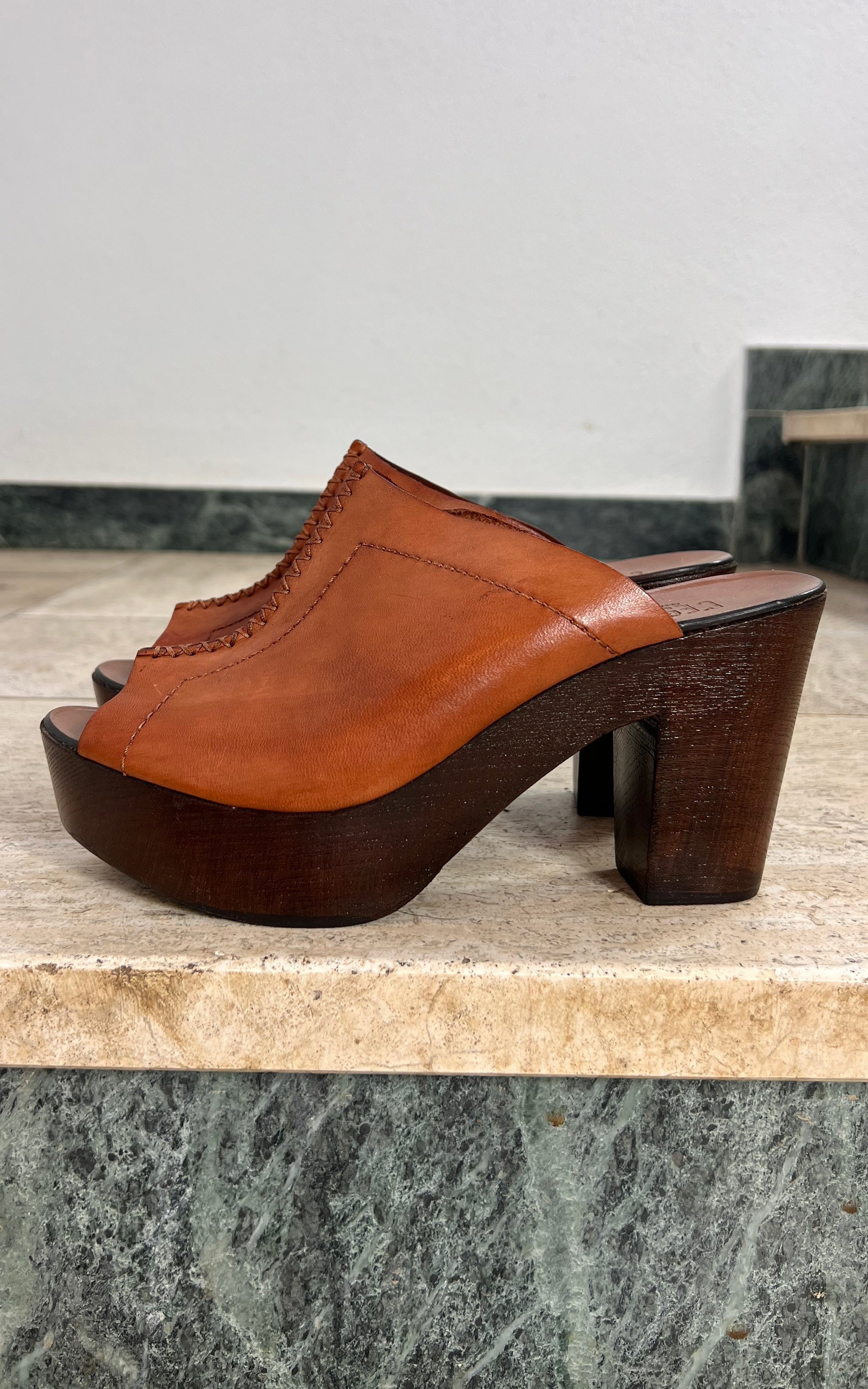 Deadstock 70s Style Clogs 39