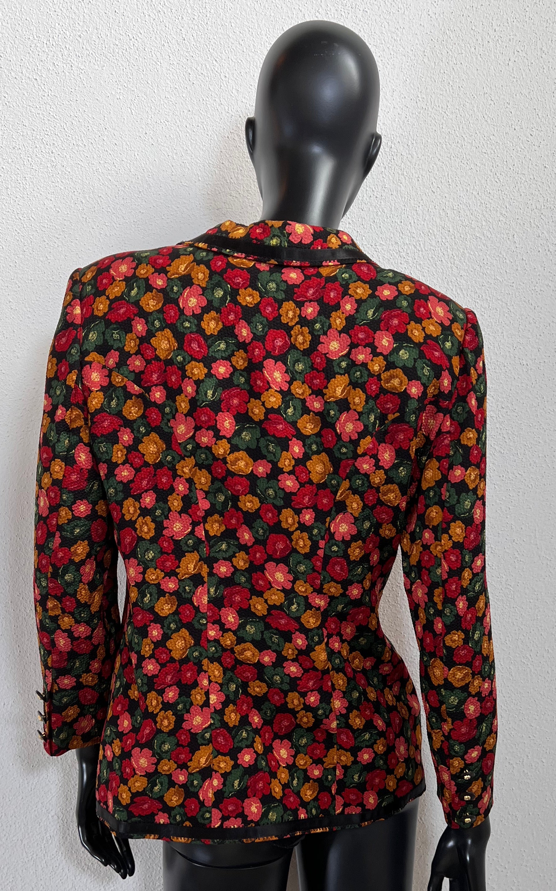 Blazer in seta con fiori vintage