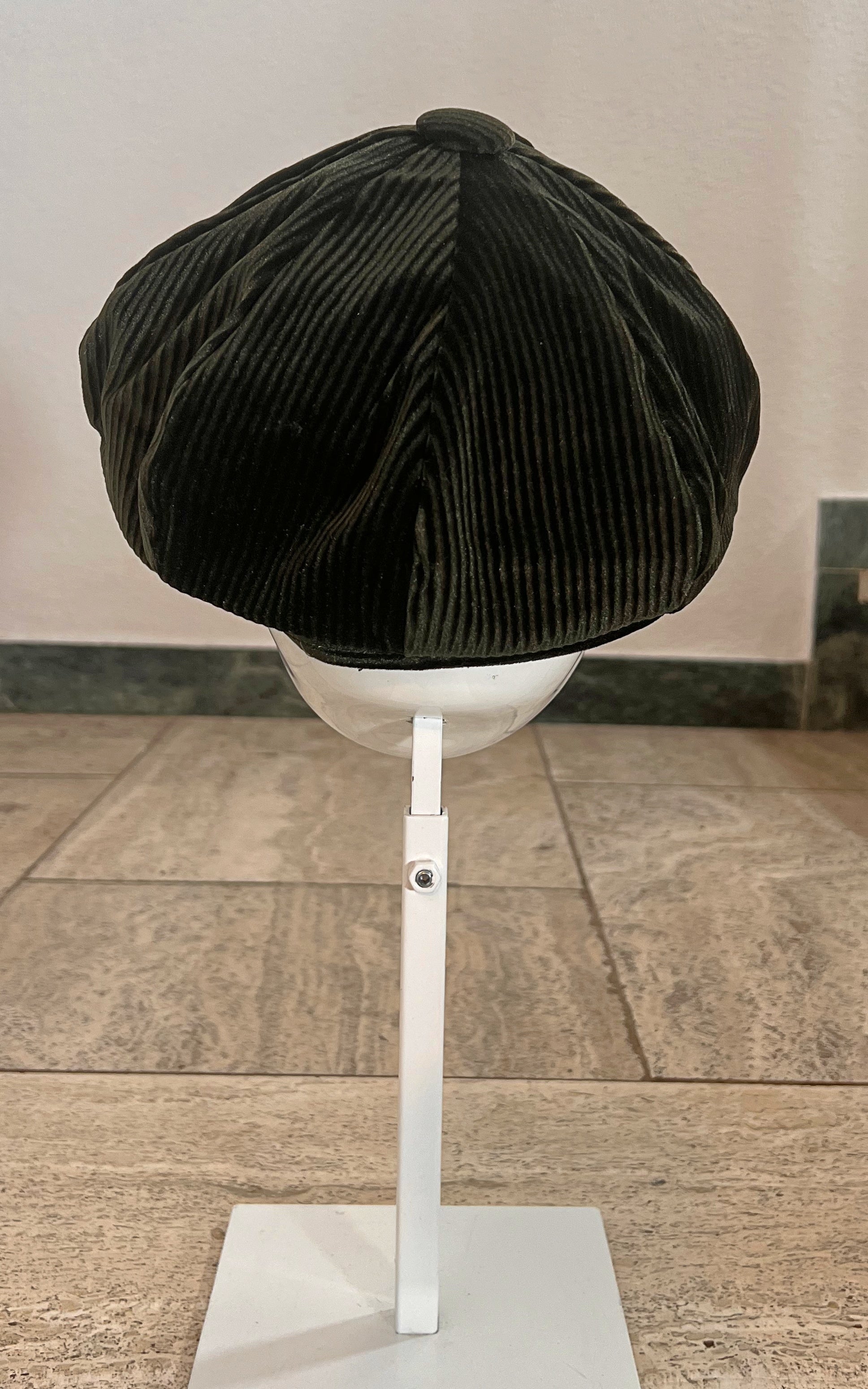 Cappello vintage da uomo verde scuro da fornaio
