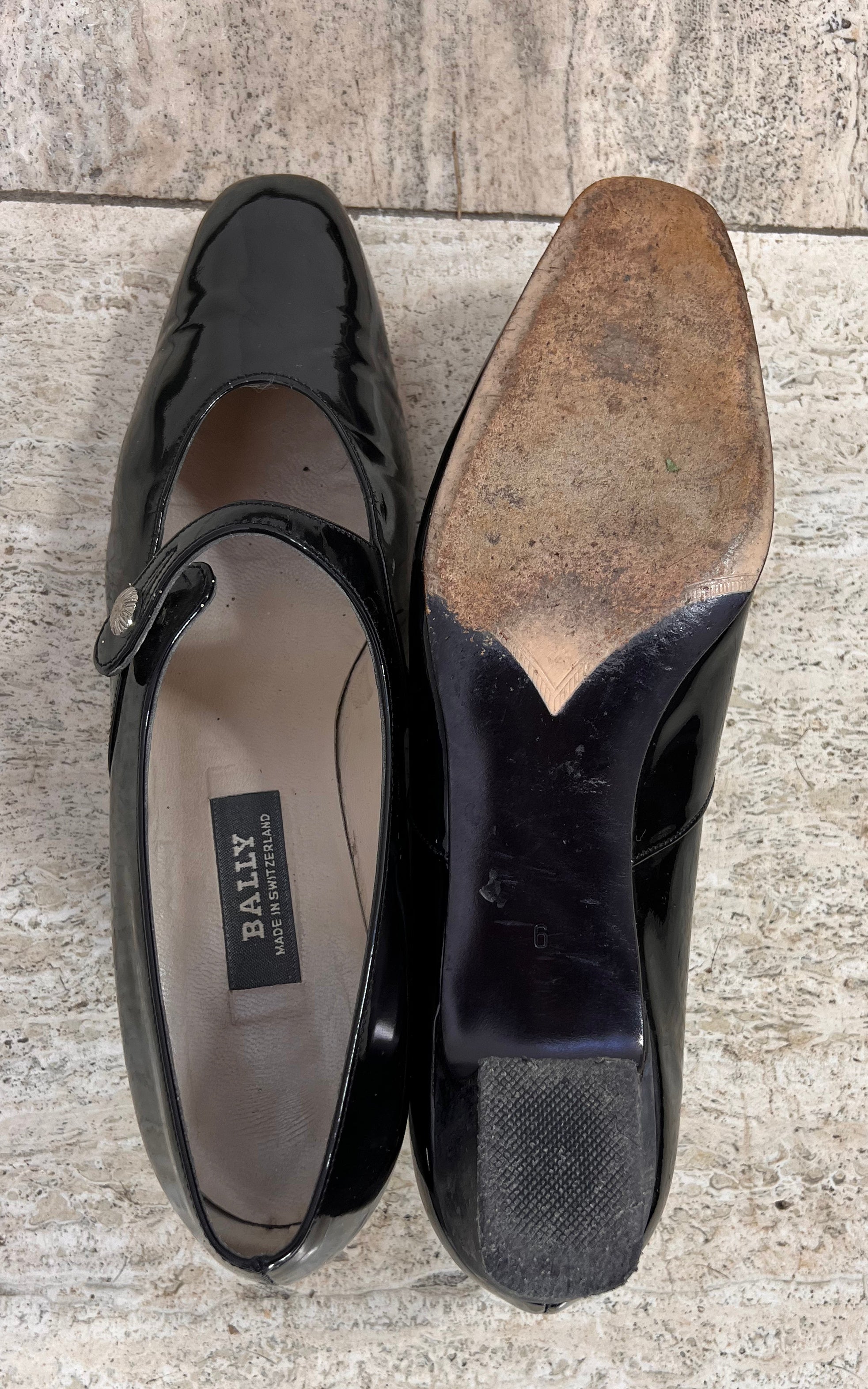 Vintage Bally Patent Leather Mary Jane Pump 39
