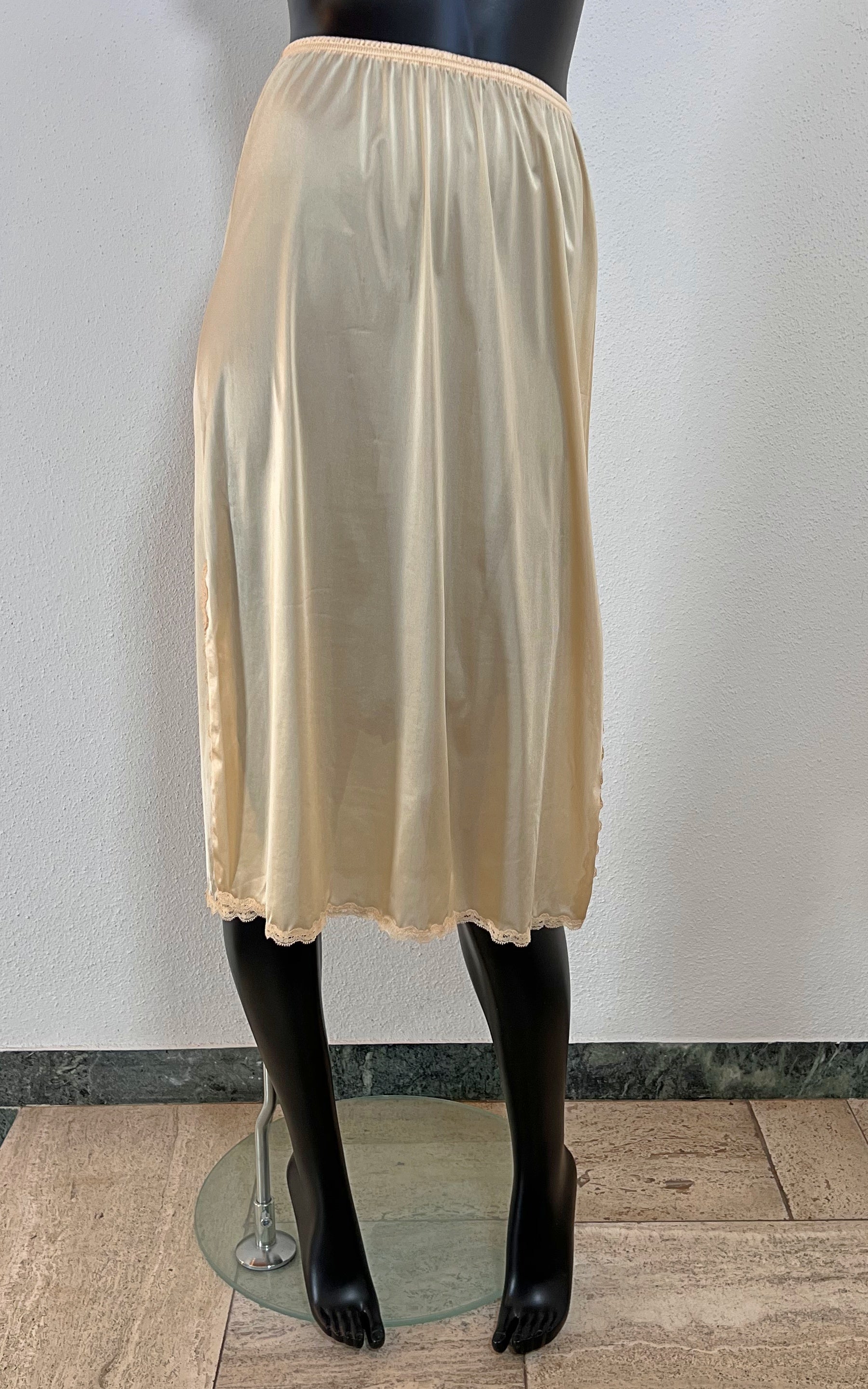 Gonna lingerie vintage in nylon