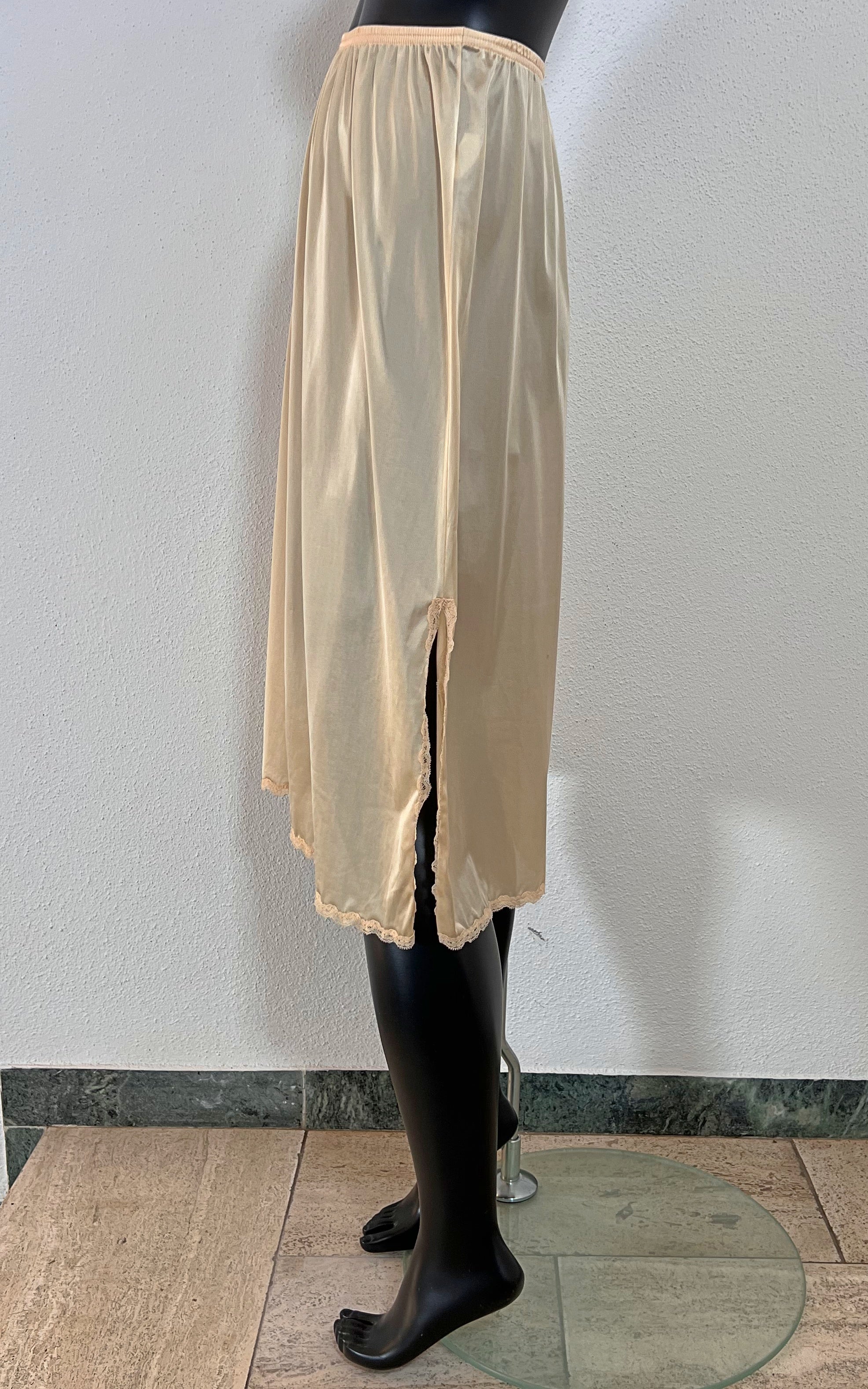 Gonna lingerie vintage in nylon